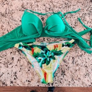 Medium green top and bottom cupshe bathing suit. Never worn.